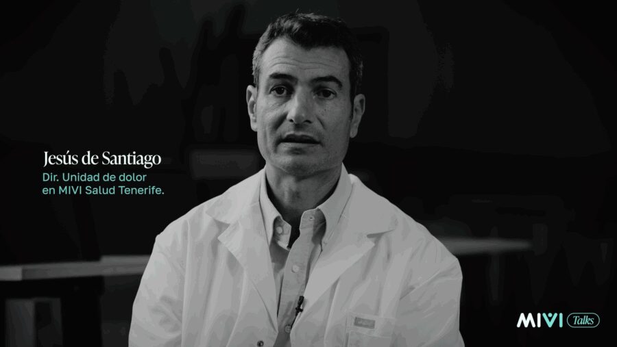 El Dr. Jesús de Santiago, director de la Unidad de Dolor de MIVI Salud Tenerife, durante la entrevista de MIVI Talks
